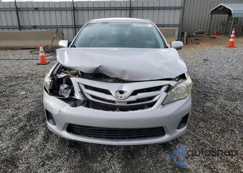 2013 Toyota Corolla Base z USA, uszkodzony, nr VIN 2T1BU4EE8DC952748
